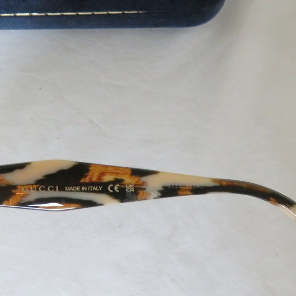 Gucci Round Frame Sunglasses - Picture 6 of 7